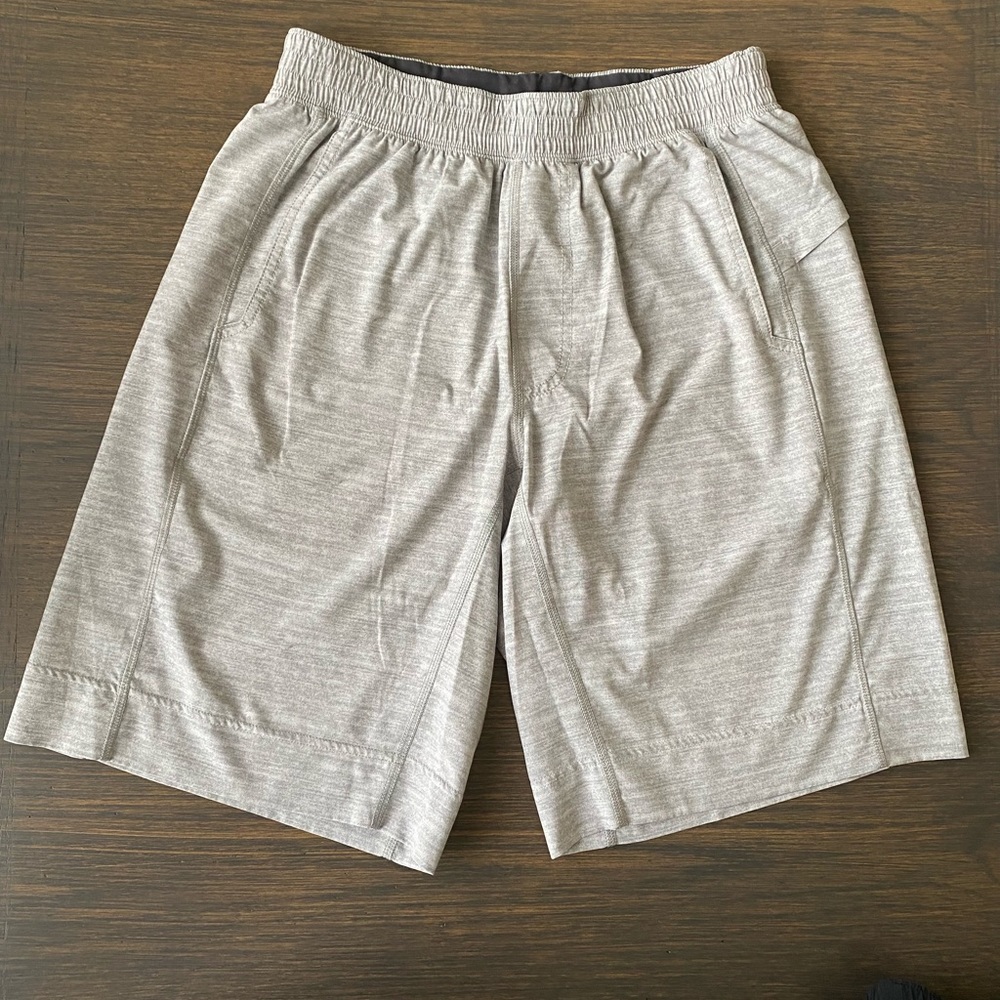 Lululemon Pace Breaker Short - 10” light grey- Size M